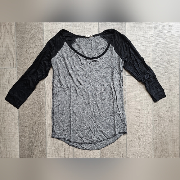 Aritzia (Wilfred Free) Raglan - Picture 1 of 4